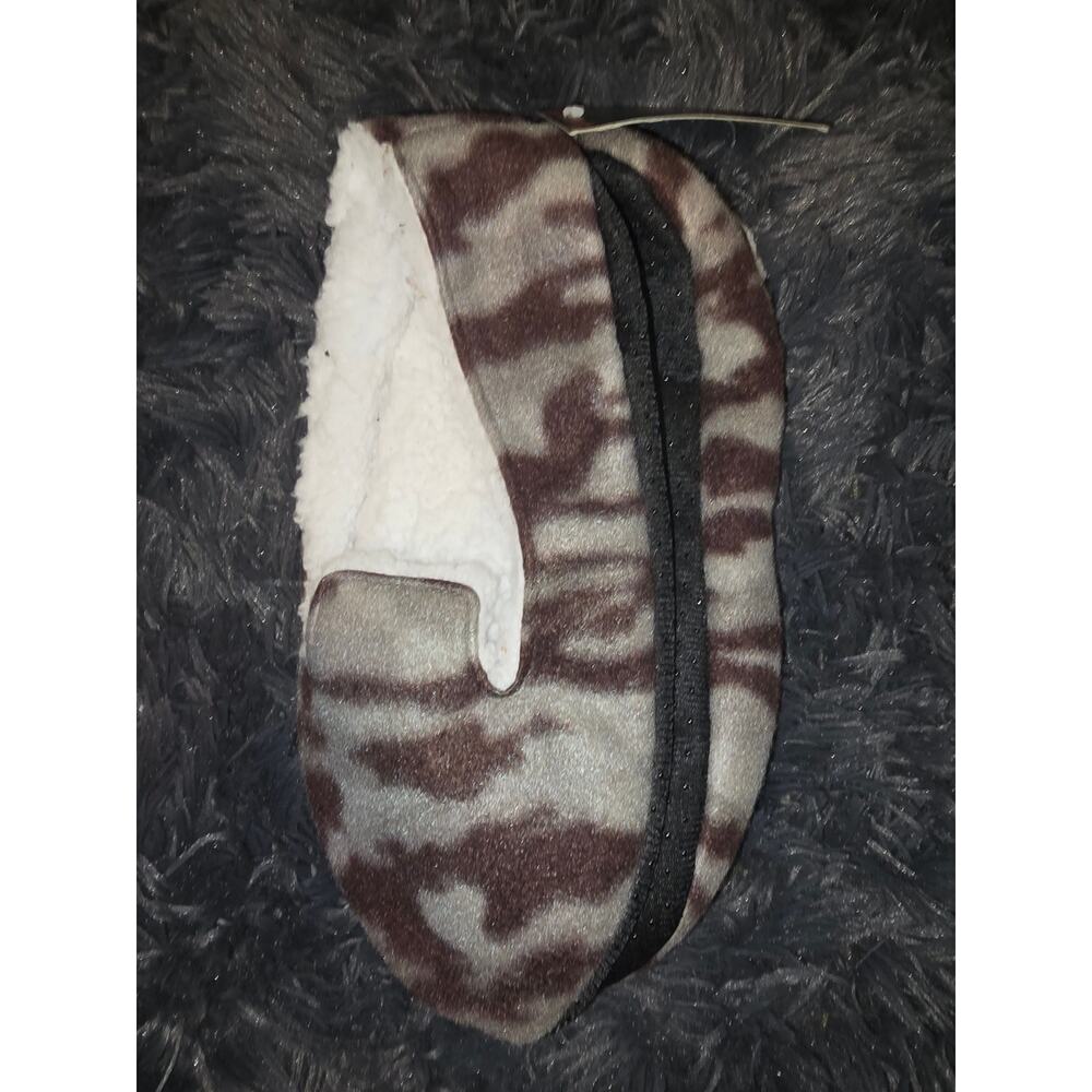 #154 Brand New With Tags  Espirit Slipper Socks in Brown/Gray Camo-Size 6-12.5